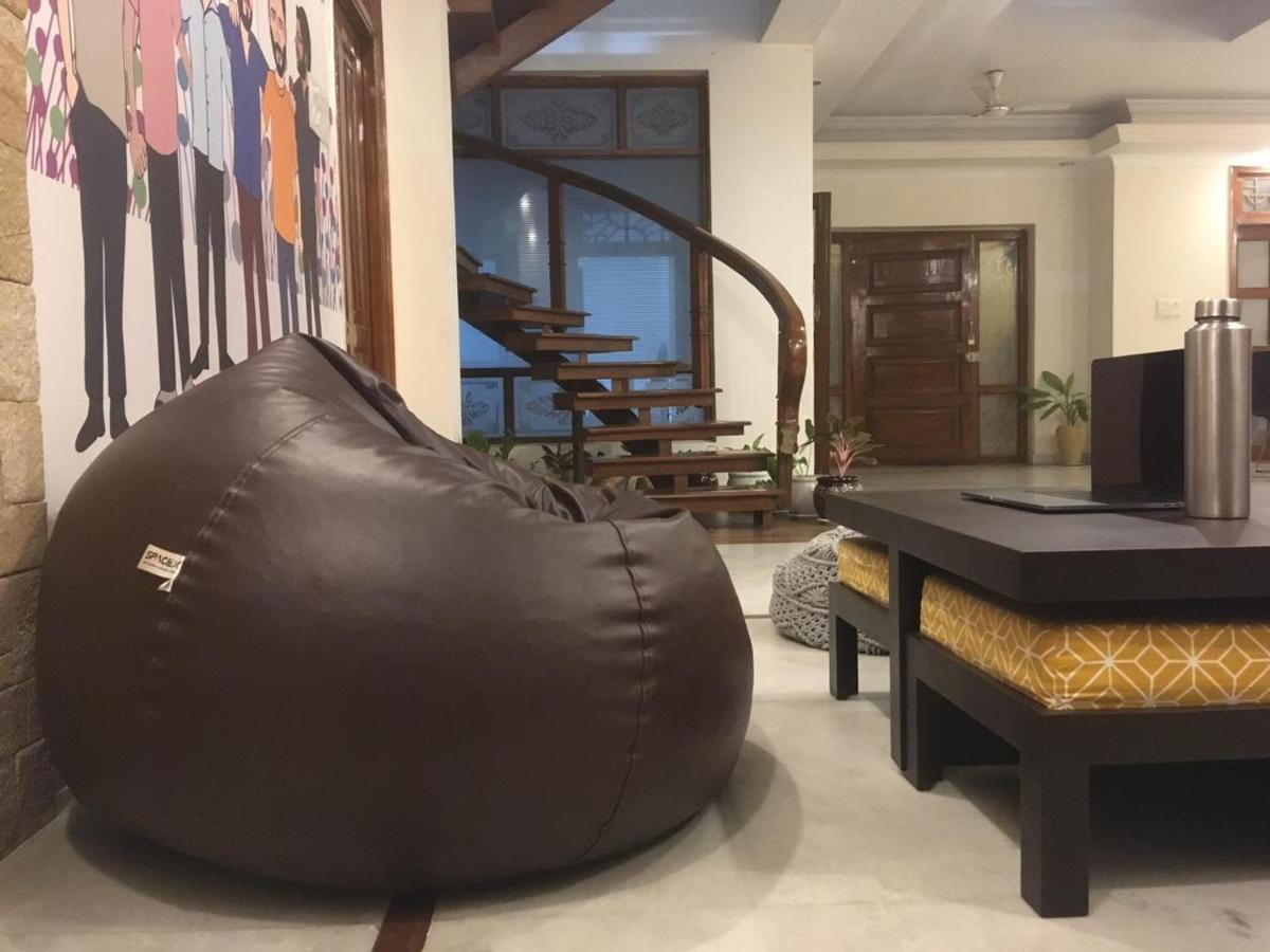 Nomads Nest Vandrarhem Hyderabad Exteriör bild