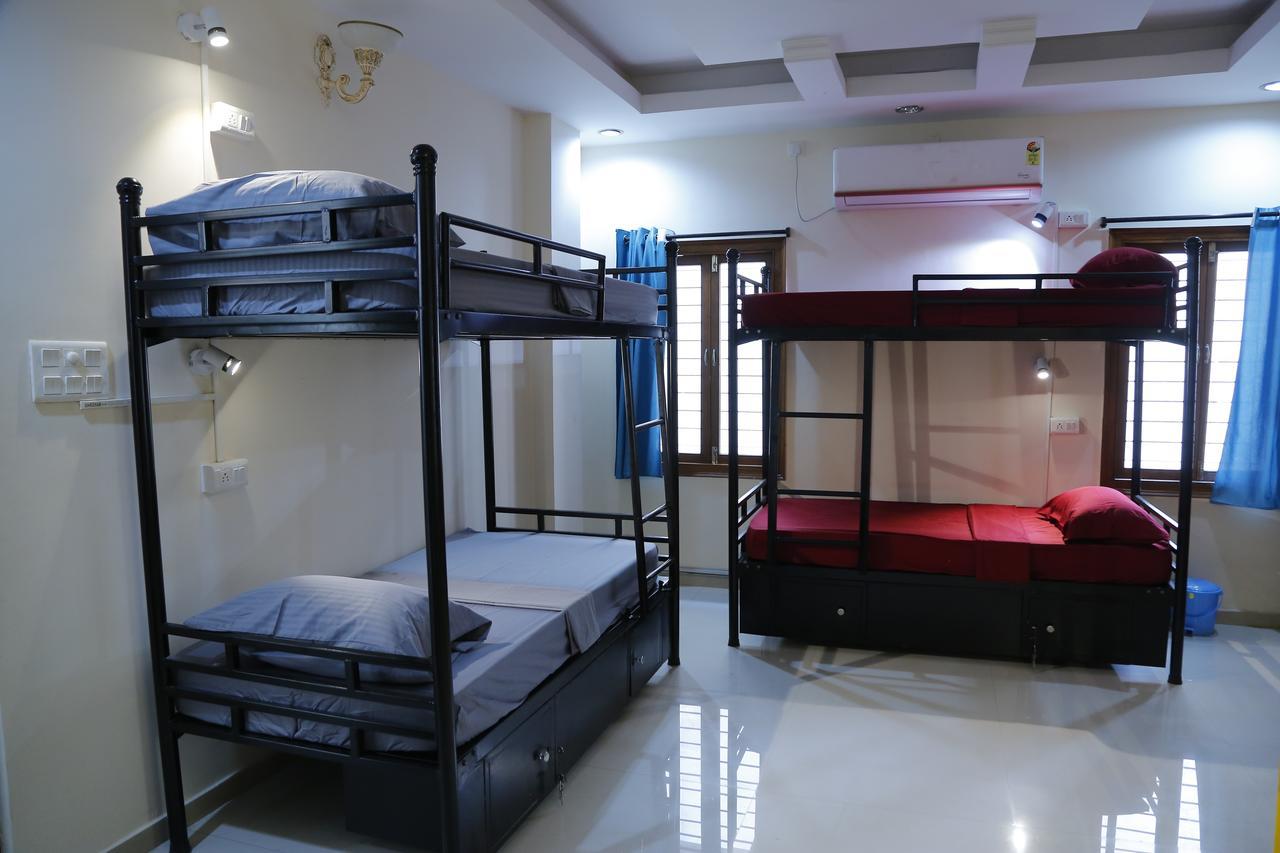 Nomads Nest Vandrarhem Hyderabad Exteriör bild